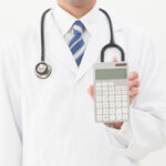 AGA治療費いくらかかるの？費用相場と治療を受ける上での注意点も紹介