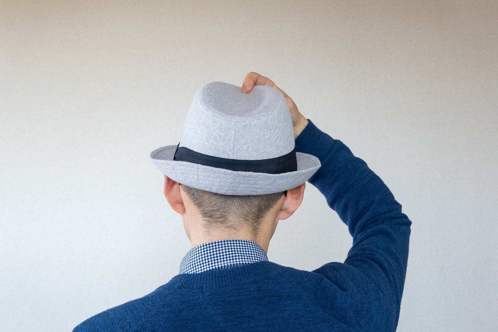 帽子をかぶるとはげてしまうのか?帽子と薄毛の関係を徹底解説! | 薄毛・抜け毛治療ならAGAヘアクリニック