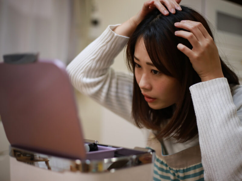 女性の白髪そして薄毛の原因とは